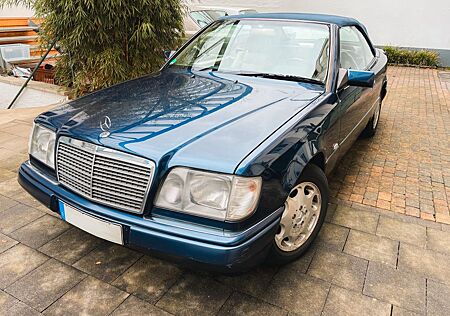 Mercedes-Benz E 220 Cabriolet W 124