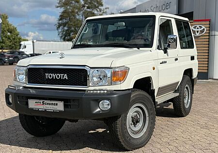 Toyota Land Cruiser GRJ71
