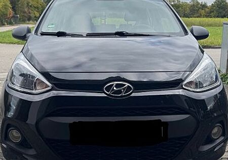 Hyundai i10 schwarz 1.0