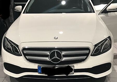 Mercedes-Benz E 220 d T Autom. -