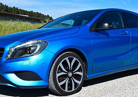 Mercedes-Benz A 200 - Sport, Pano, Navi, Alu