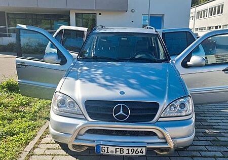 Mercedes-Benz ML 320 -