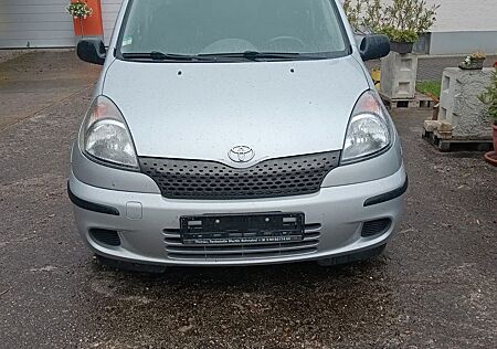 Toyota Yaris 1.4 D-4D Sol