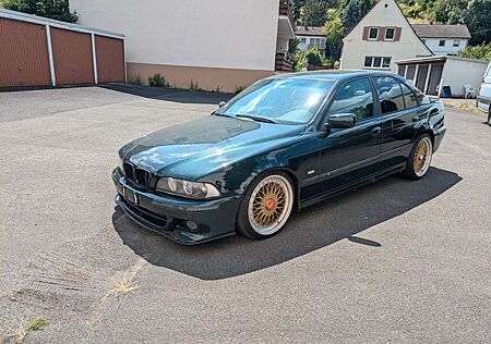 BMW 528i