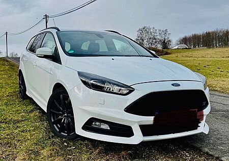 Ford Focus 2,0 EB ST Turnier ST