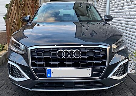 Audi Q2 advanced 30 TFSI Manhattangrau Metallic