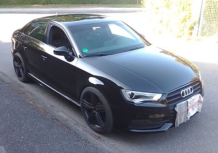 Audi A3 1.6 TDI S line Limousine Xenon Assistenten