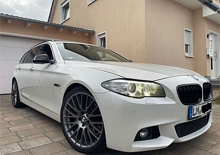 BMW 530d /Head-Up/Schwenkbare AHK/ RFK/Pano..