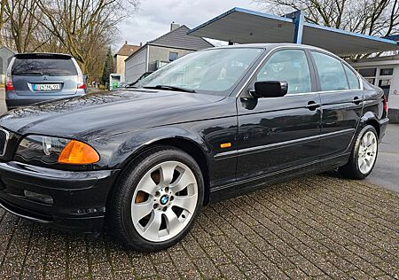 BMW 323i ,Leder,Sitzheizung,EGSD,EFH,ZV,PDC, Gepflegt