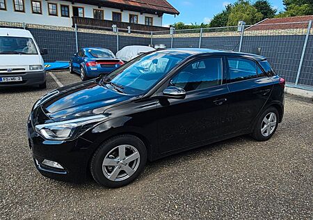 Hyundai i20 1.2 Trend Klima Garagenwagen Winterreifen