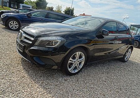 Mercedes-Benz A 180 A180 BlueEfficiency,Panorama-Dach,8 fach bereift