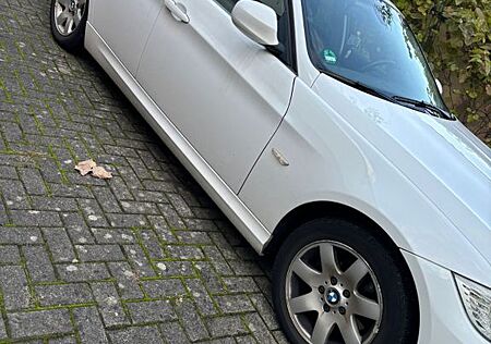 BMW 318i Edition Exclusive Edition Exclusive