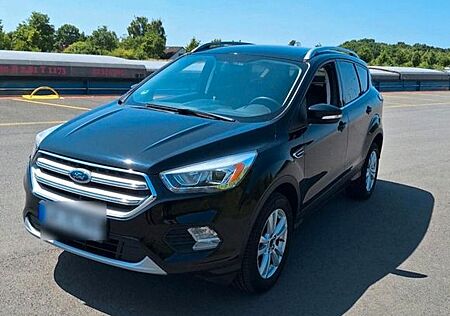 Ford Kuga Scheckheftgepflegt | Neuwertig