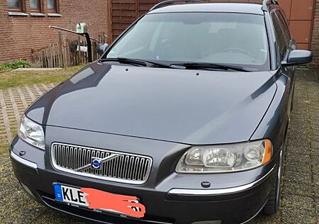 Volvo V70 2.4D 185 PS Autom. 5Zyl. Standheiz. Tüv neu