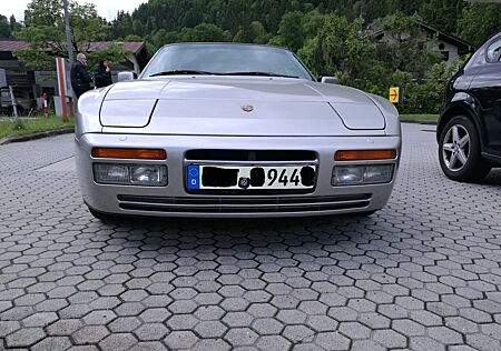 Porsche 944 S2