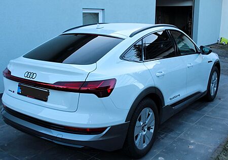 Audi e-tron quattro -