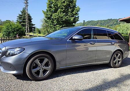 Mercedes-Benz E 220 E 220d T AVANTGARDE Autom. AVANTGARDE
