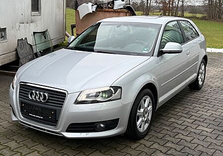 Audi A3 1.6 TDI Ambiente NAVI, TEMP, AHK