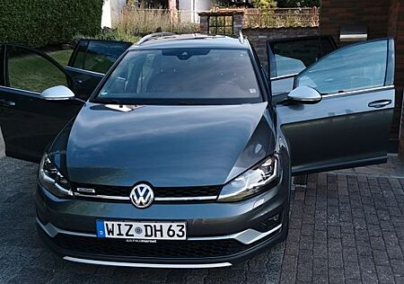 VW Golf Volkswagen 2.0 TDI 135kW SCR DSG 4MOTION Alltrack ...