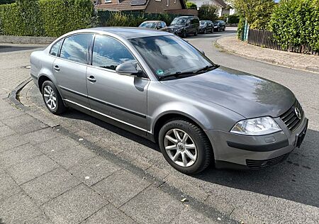 VW Passat Volkswagen 2.0 Auto Basis Basis