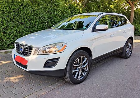 Volvo XC 60 XC60 D3 Momentum - Sorglospaket 5.500€ Invest