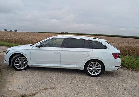 Skoda Superb 2.0 TDI SCR DSG Style Combi Style