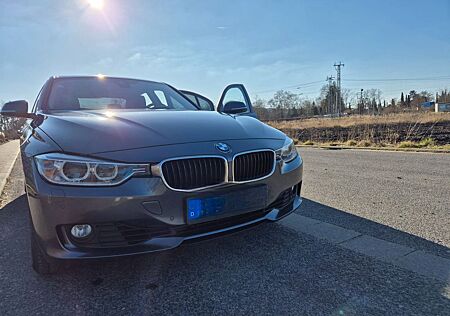 BMW 320i -