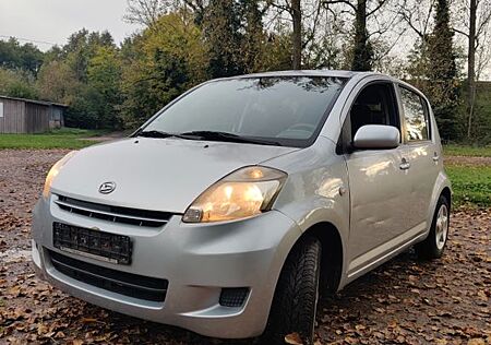 Daihatsu Sirion 1.0 CooLine Tüv Neu, Inspektion Neu