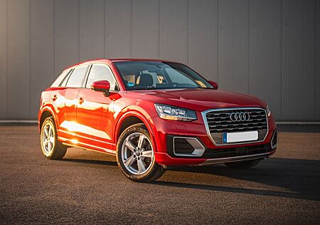 Audi Q2 1.4 TFSI COD Sport Navi,PDC,SHZ,el. Heck
