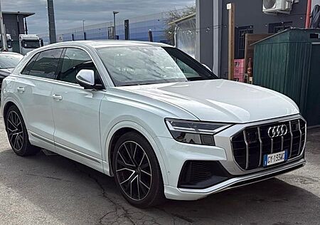 Audi SQ8 TFSI quattro tiptronic -
