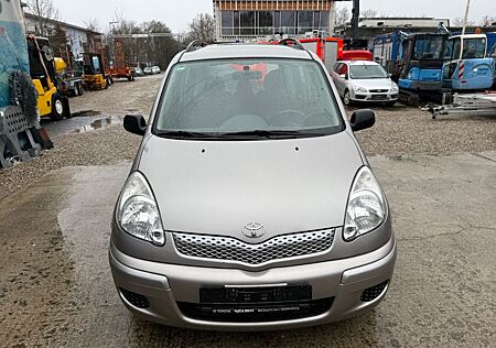 Toyota Yaris Verso 1.5 Sol 01728666828