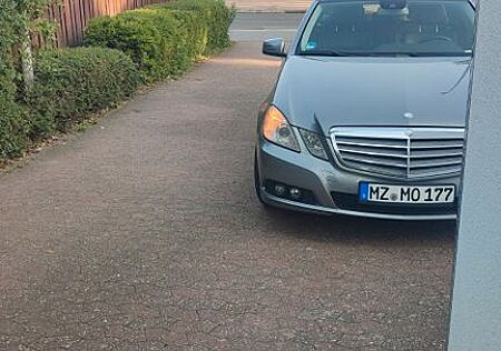 Mercedes-Benz E 250 CDI T BlueEFFICIENCY ELEGANCE ELEGANCE