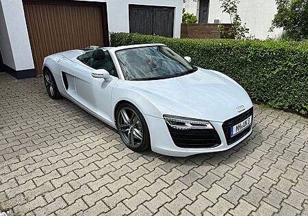 Audi R8 Neuwertiger 4.2 FSI S tronic quattro Spyder