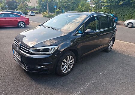 VW Touran Volkswagen 2.0 TDI SCR 140kW DSG Highline Highline