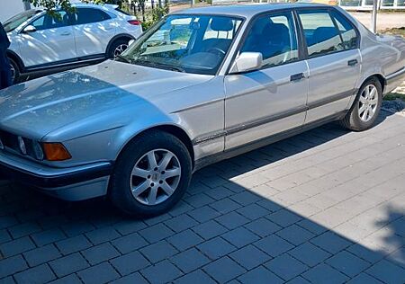 BMW 735 I Oldtimer mit Vollgutachten