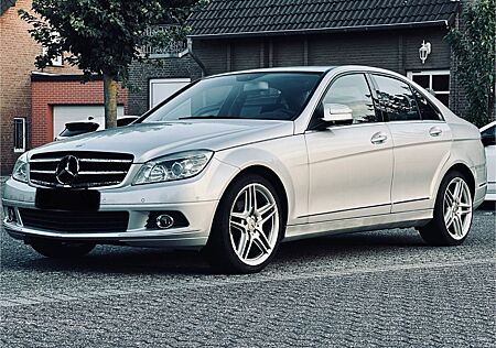 Mercedes-Benz C 180 CGI BlueEFFICIENCY -