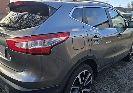 Nissan Qashqai VollLeder,360° Kamera,Panorama,AHK,PDC,