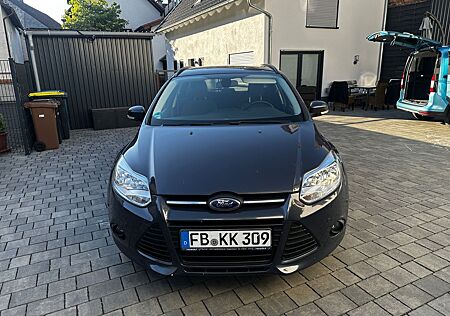 Ford Focus 1,0 EcoB. 92kW Champions Edit. Turnier...