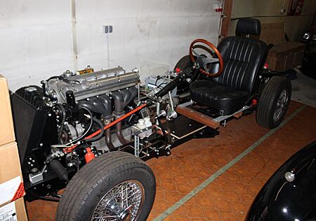 Jaguar XK 140 Driving chassis restored to perfection!