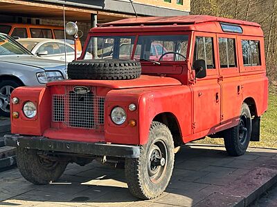 Land Rover Defender   LR 109  Scheunenfund "BENZIN
