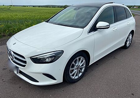 Mercedes-Benz B 200 d ALU AHK 8G Dach LED Bremse-Reifen neu