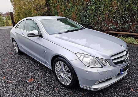 Mercedes-Benz E 250 CGI Coupé BlueEFFICIENCY ELEGANCE