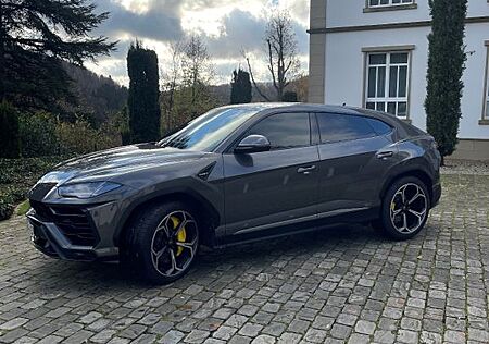 Lamborghini Urus MY 2022/ Grigio Keres / ACC / Head-Up / 22"