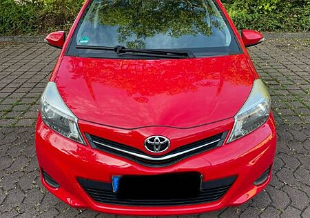 Toyota Yaris neuer Tüv Bluetooth Rückfahrkamera