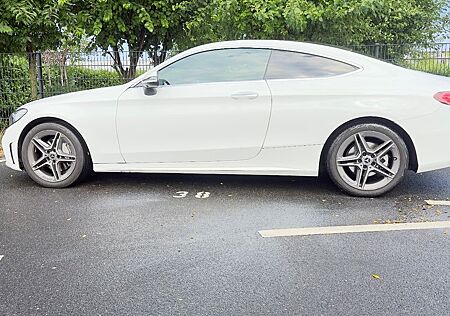Mercedes-Benz C 200 -Coupe. Plus kompl. Satz Winterreifen