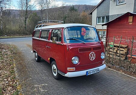 VW T2 Volkswagen A De Luxe Bus