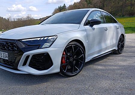 Audi RS3 Limousine BO Matrix RSAga HUD 280 B&O 5 Garantie
