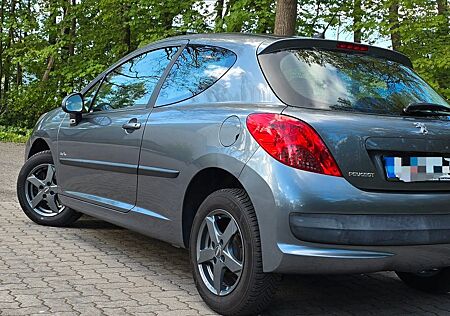 Peugeot 207 Urban Move, viele Neuteile und Rechnung.