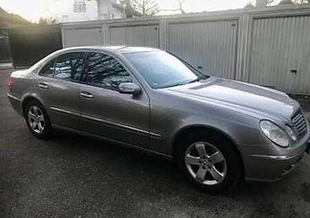 Mercedes-Benz E 320 4MATIC ELEGANCE Elegance