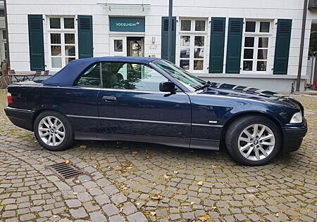 BMW 318i Cabrio Automatik mit super Hardtop